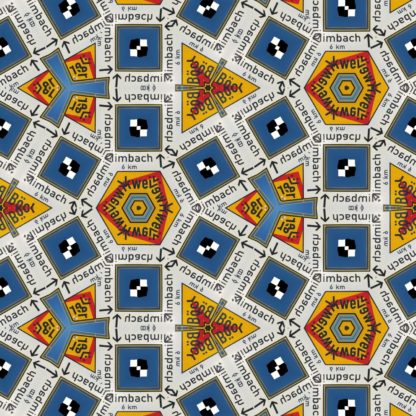 Struktur aus gelblichen, rötlichen und blauen geometrischen Formen, die ein Zeilen und Spalten diagonal versetzt angeordnet sind und einr egelmäßiges Muster aus Quadraten, Dreizacken und dreieckig gepressten Sechseckstrukturen bilden.